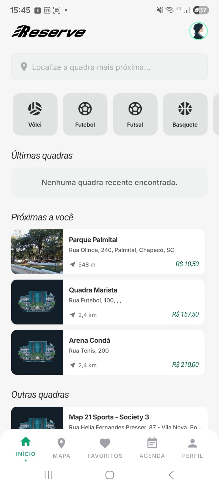 Tela inicial do app Reserve com quadras próximas e filtros por modalidade.